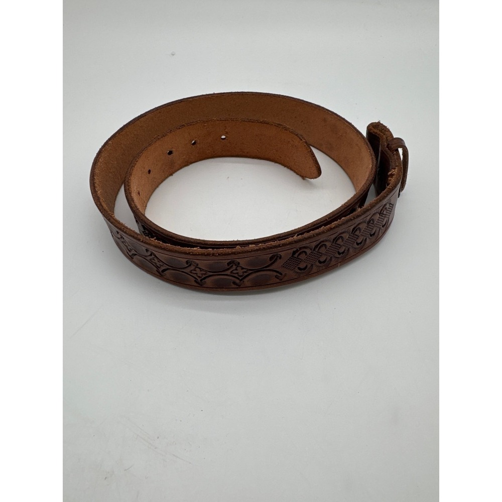 Brown Embossed‎ belt in great shape size 36